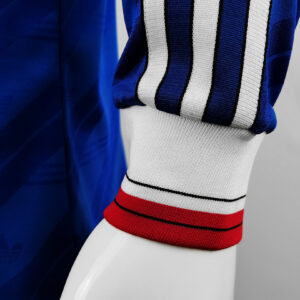 Camiseta Manchester United 1986 Retro Alternativa Manga Larga - detalle escudo Manchester United