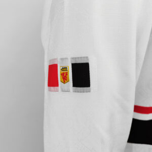 Camiseta Manchester United 1994/95 Retro Visita Manga Larga - detalle escudo