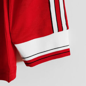 Camiseta Manchester United 1998 Local Retro Manga Larga - detalle escudo