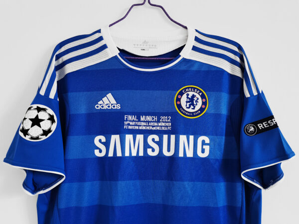 Camiseta Chelsea 2011/12 Local Retro - detalle escudo y Adidas