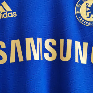Camiseta Chelsea FC 2006/07 Retro Local - detalle escudo