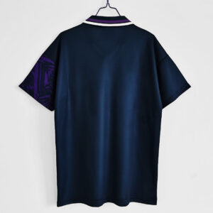 Camiseta Tottenham Hotspur 1992/1994 Retro Alternativa - detalle cuello y escudo