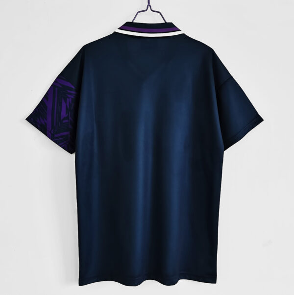 Camiseta Tottenham Hotspur 1992/1994 Retro Alternativa - detalle cuello y escudo