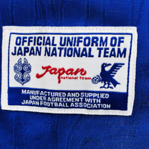 Camiseta Japón 1998 Retro Local Manga Larga - detalle escudo