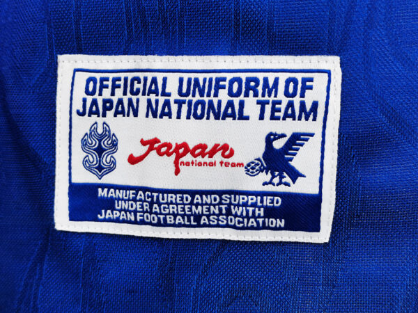 Camiseta Japón 1998 Retro Local Manga Larga - detalle escudo