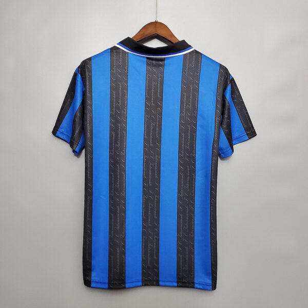 Camiseta Inter de Milán 1997/98 Local Retro - detalle escudo