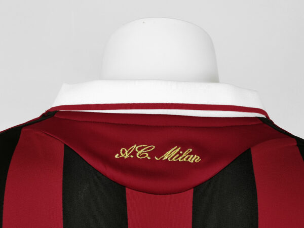 Camiseta AC Milan 2006/07 Retro Local Manga Larga - detalle escudo