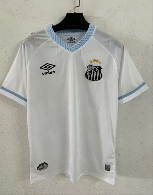 Camiseta Santos 2024/2025 Edición Especial Negra - detalle escudo