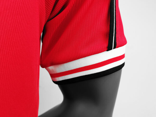 Camiseta Manchester United 1996/1998 Retro Local - detalle cuello y cremallera