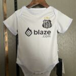 Camiseta Santos 2025/2026 Local - detalle escudo