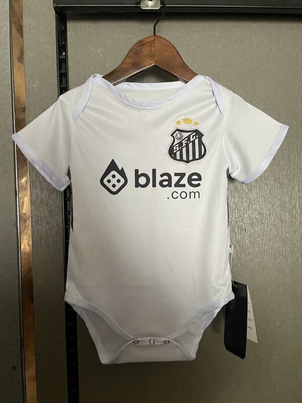 Camiseta Santos 2025/2026 Local - detalle escudo