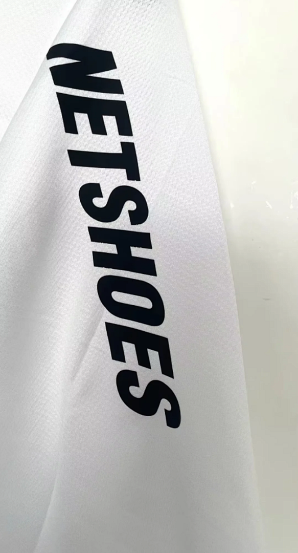 Camiseta Santos FC 2011/2012 Retro Local Manga Larga - detalle escudo