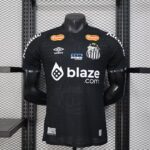 Camiseta Santos FC 2012/2013 Retro Negra Manga Larga - detalle escudo