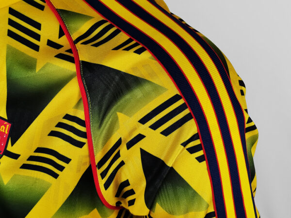 Camiseta Arsenal 1988 Retro Visita - detalle sponsor JVC