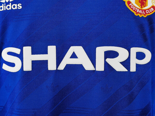 Camiseta Manchester United 1986 Retro Alternativa Manga Larga - detalle cuello V