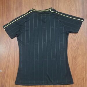 Camiseta Santos 2024/2025 Local Versión Jugador - detalle escudo