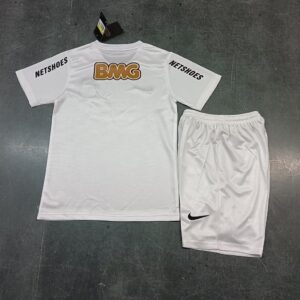 Camiseta Santos 2025 Local - detalle escudo