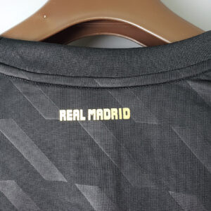 Camiseta Real Madrid 2010/11 Visita Manga Larga - primer plano del patrocinador bwin