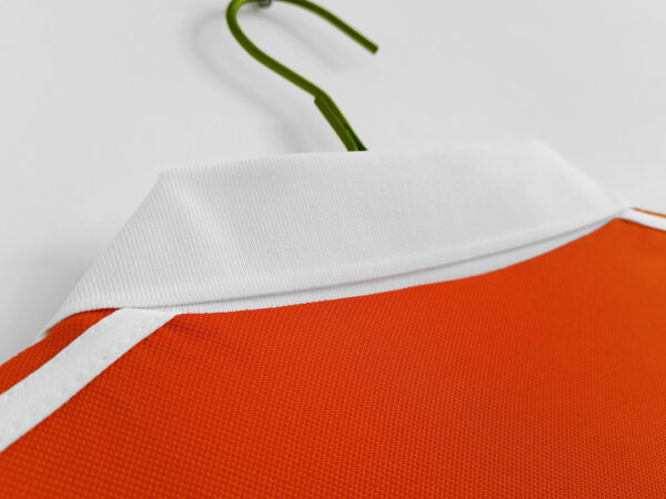 Camiseta Países Bajos 1988 Retro Local - detalle escudo Adidas