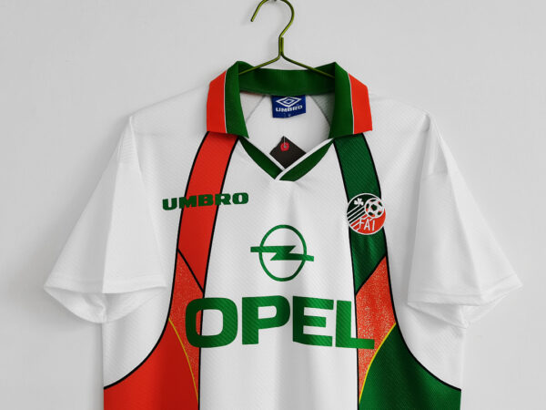 Camiseta Irlanda 1992/1994 Retro Visita - detalle escudo
