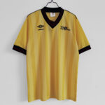 Camiseta Arsenal 1995 Retro Visita - detalle del cuello en V