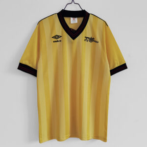 Camiseta Arsenal 1995 Retro Visita - detalle del cuello en V