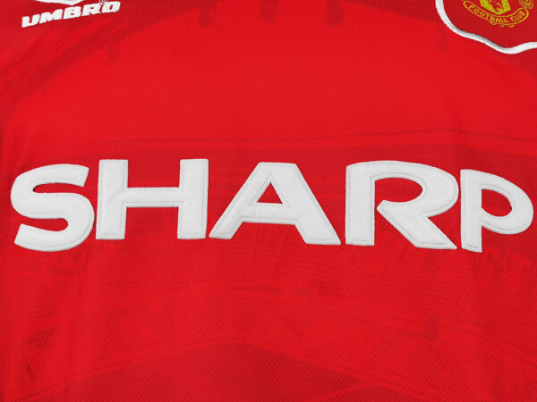 Camiseta Manchester United 1999 Retro Local Manga Larga - detalle logo Umbro