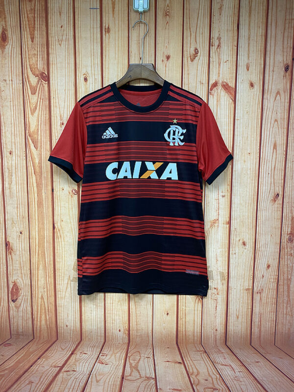 Camiseta Flamengo 2016 Retro Local - detalle patrocinador CAIXA