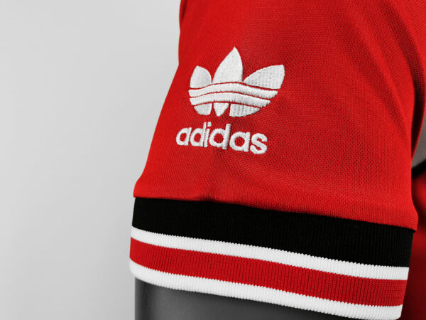 Camiseta Manchester United 1983 Retro Local - detalle