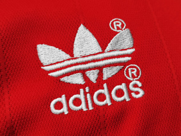 Camiseta Manchester United 1990/92 Local Retro - detalle patrocinador Sharp Electronics