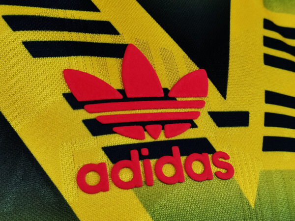 Camiseta Arsenal 1988 Retro Visita - detalle del patrón 'Bruised Banana'