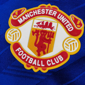Camiseta Manchester United 1986 Retro Alternativa Manga Larga - detalle logo Adidas