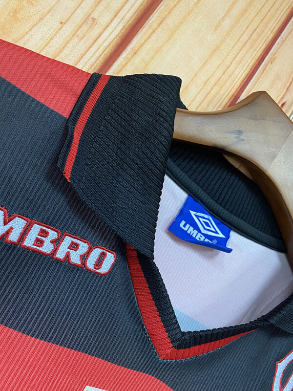 Camiseta Flamengo 1992 Retro Local - detalle patrocinador principal