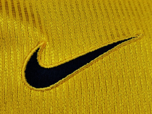 Camiseta Arsenal 1993 Visita - detalle cuello y logo Nike