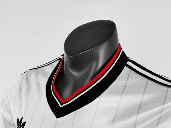 Camiseta Manchester United 1993/94 Visita Retro - detalle manga y puño