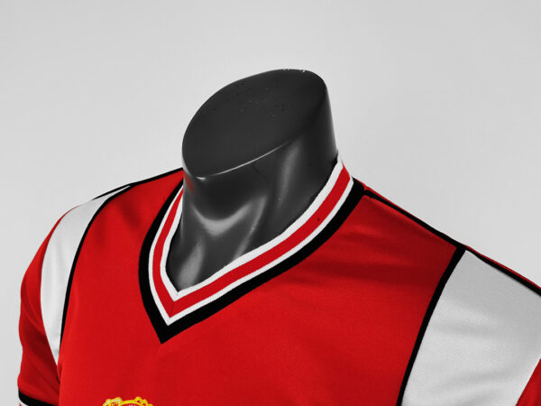 Camiseta Manchester United 1983 Retro Local - detalle