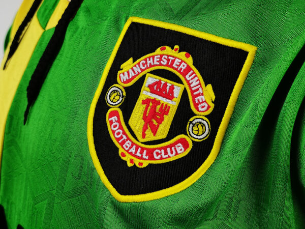 Camiseta Manchester United 1986 Retro Alternativa - detalle logo Umbro