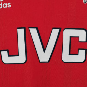 Camiseta Arsenal 1990 Retro Local - detalle del hombro y manga