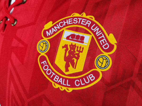 Camiseta Manchester United 1994/96 Local Retro - detalle logo Umbro
