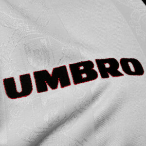 Camiseta Manchester United 1994/1996 Retro Local - detalle patrocinador Sharp Viewcam