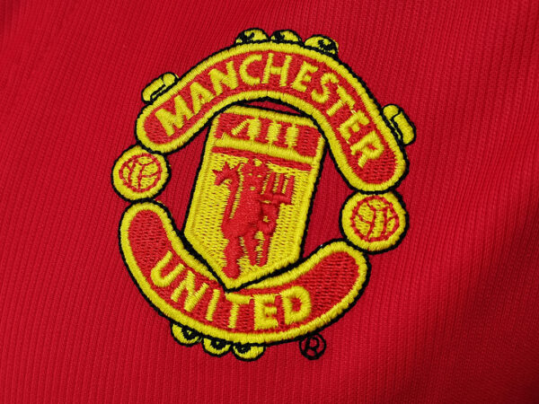 Camiseta Manchester United 2000/02 Retro Local Manga Larga - detalle lateral