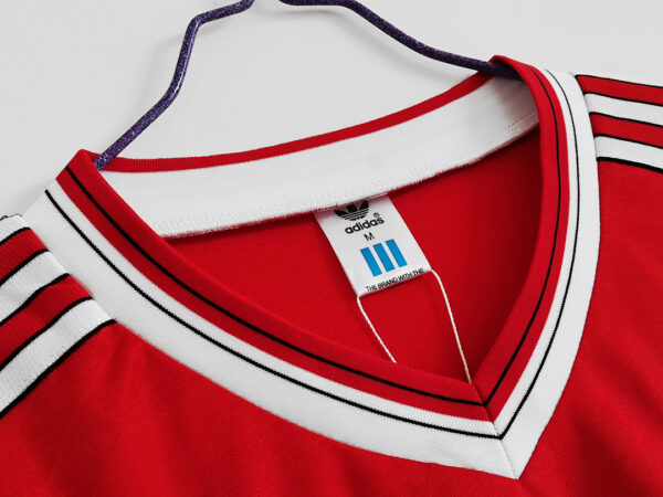 Camiseta Manchester United 1998 Local Retro Manga Larga - detalle