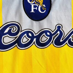 Camiseta Chelsea 1997/98 Retro Visita - detalle franjas amarillas y celestes
