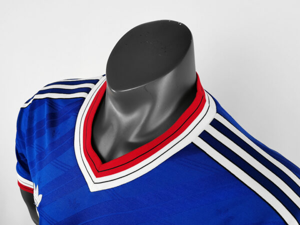 Camiseta Manchester United 1992 Retro Visita - vista frontal lateral izquierda