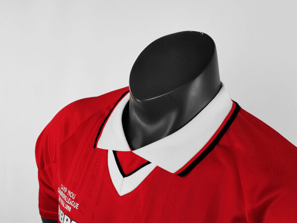 Camiseta Manchester United 1999 Retro Local - detalle