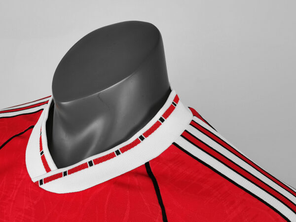 Camiseta Manchester United 1986 Retro Local - detalle manga