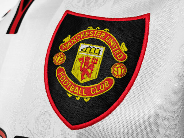 Camiseta Manchester United 1994/1996 Retro Local - detalle manga