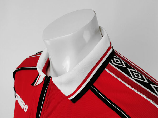 Camiseta Manchester United 2000/02 Retro Local Manga Larga - detalle