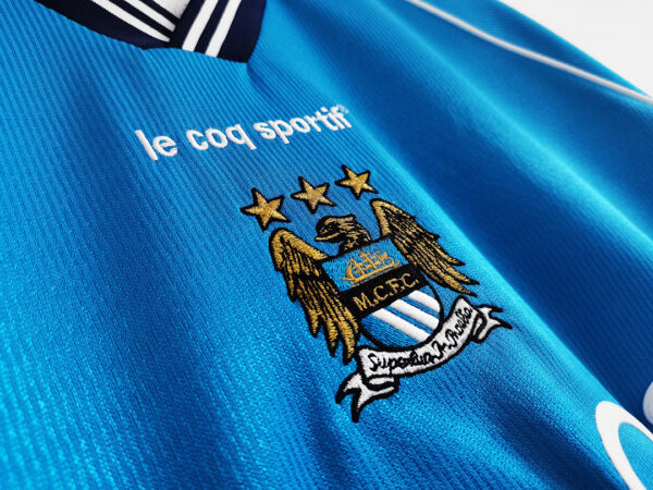 Camiseta Manchester City 2000 Retro Local - detalle manga