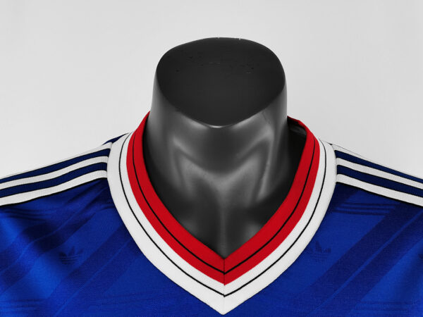 Camiseta Manchester United 1992 Retro Visita - vista frontal lateral derecha